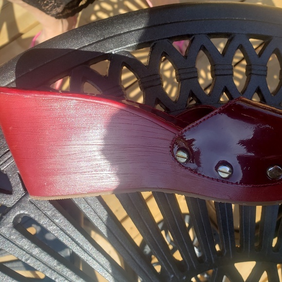 Tory Burch Red Patent Clog - Picture 3 of 10